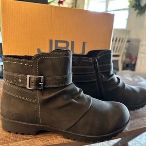 New in Box
JBU Betsy Ankle Boots
Size 10
Water Resistant 
Black